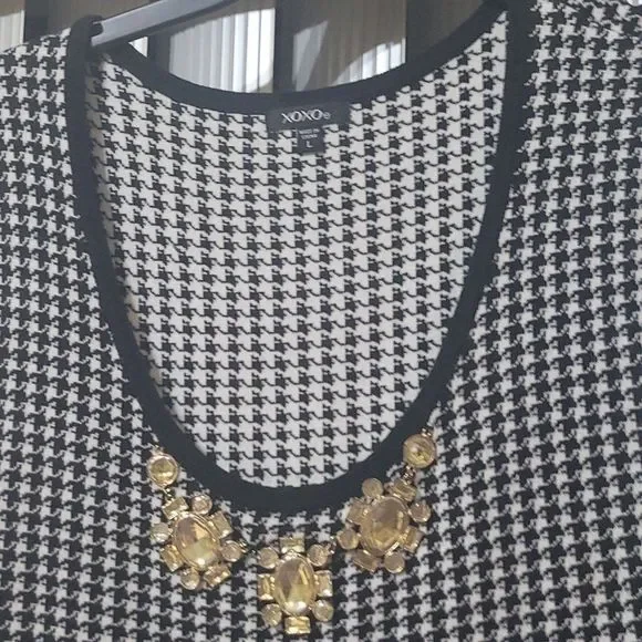 Xoxo - Picture 2 of 4